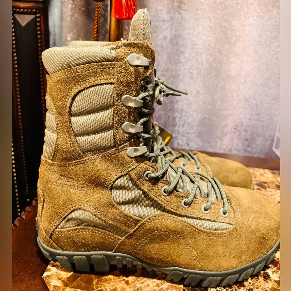 Boots - Picture 2 of 7